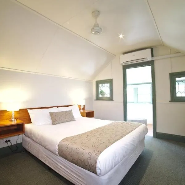 2 Bedroom Self Contained Apartment With Spa，位于巴拉腊特的酒店