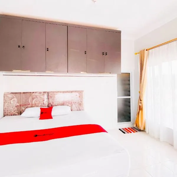 RedDoorz Syariah at GCL Bukittinggi，位于武吉丁宜的酒店