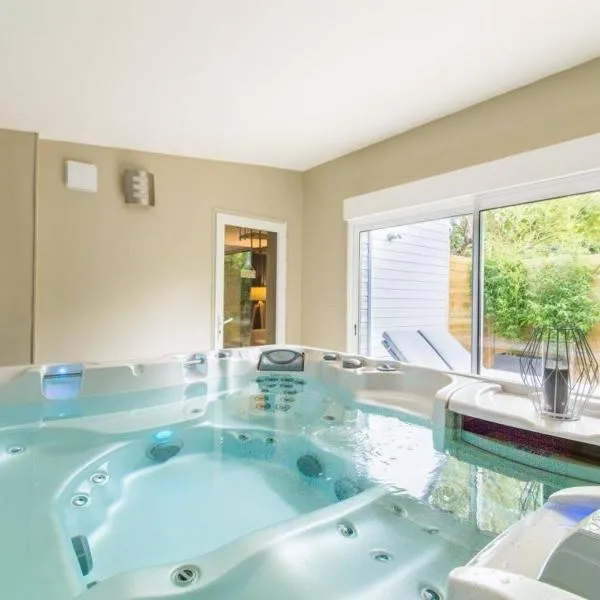 Magnifique Suite avec Jacuzzi privatif，位于Martragny的酒店