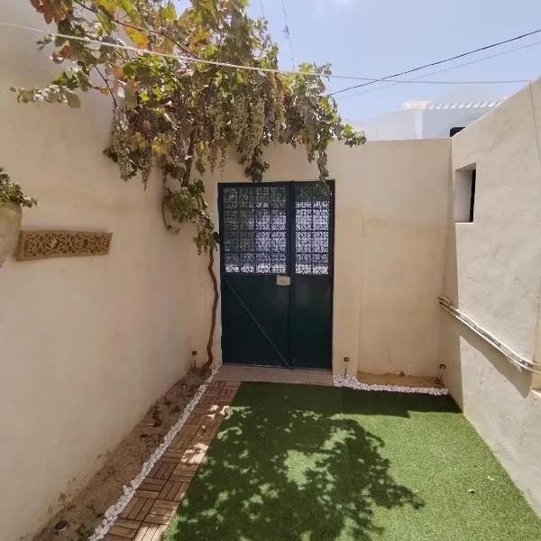 Appartement T2 60m2 Djerba Houmet Essouk，位于Ḩawmat al Badawīyīn的酒店