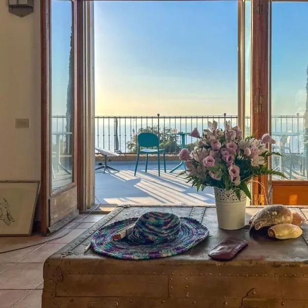 Villa Velta Sea Sunset，位于圣托斯特凡诺港的酒店