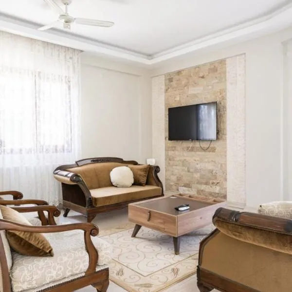 Comfortable villa with garden in “Urla İskele”，位于乌尔拉的酒店