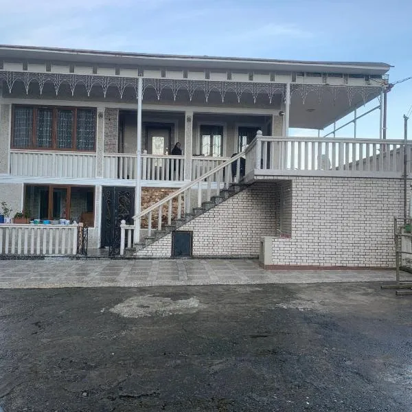 tamazis guest house，位于巴统的酒店