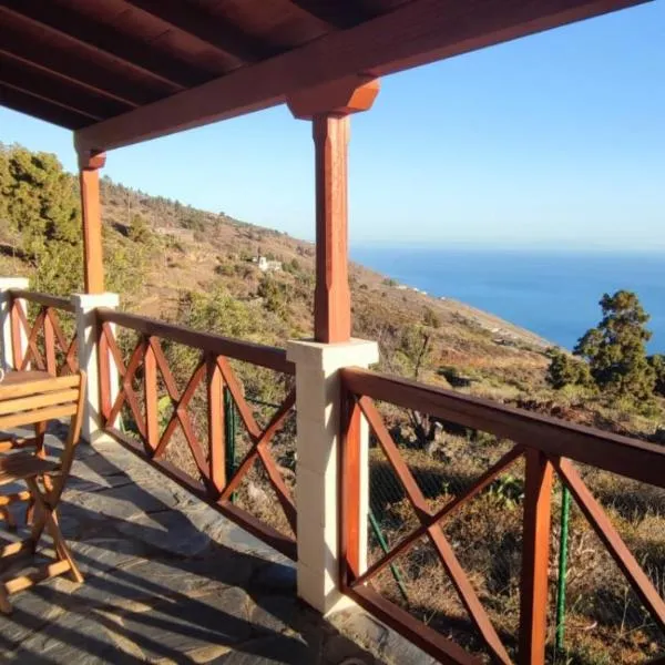 "Villa Servanda " - RELAX, NATURE, WIDE VIEWS OF THE SEA AND A STARRY SKY，位于Arecida的酒店