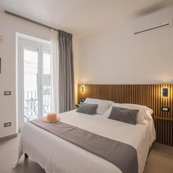 Humboldt Luxury Rooms Taormina，位于陶尔米纳的酒店