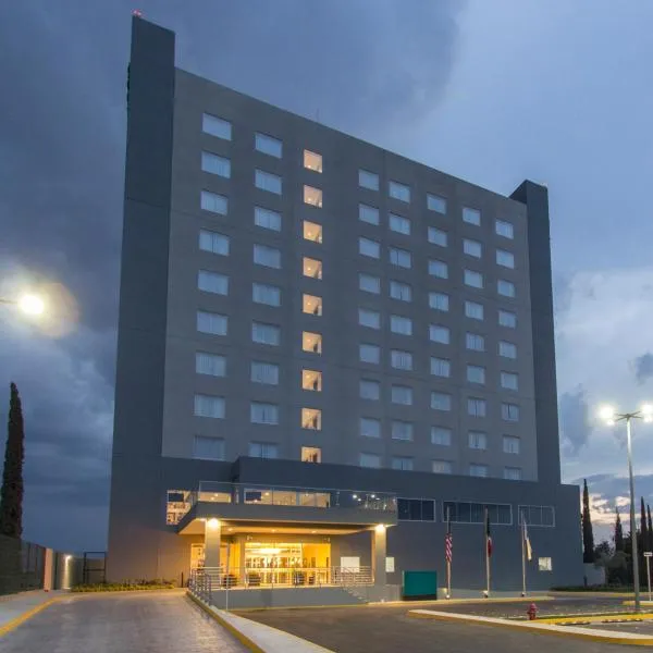 Fiesta Inn Suites Aeropuerto del Bajío，位于Los Sauces的酒店