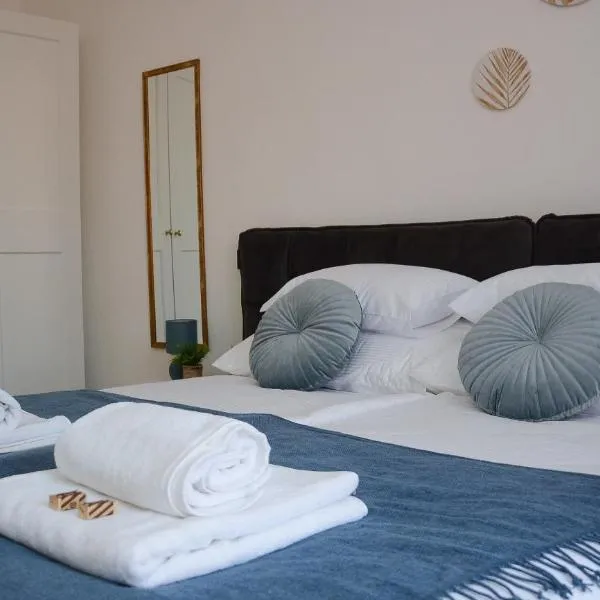 Banus Palace Exclusive，位于瓦拉日丁的酒店