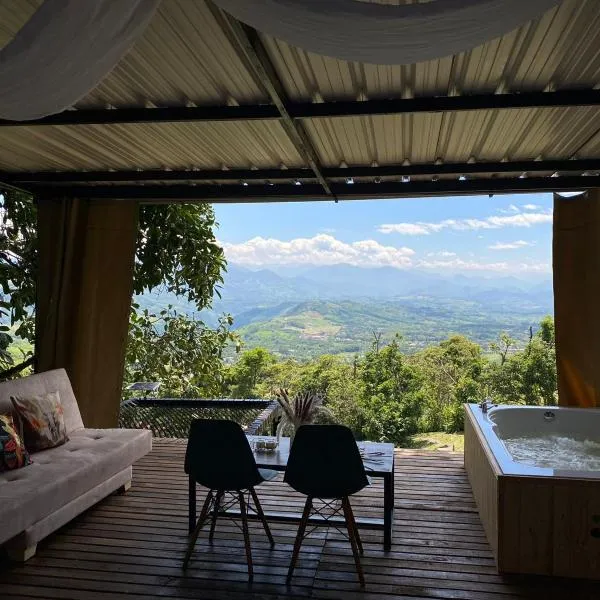 Afrika Glamping，位于Palestina的酒店