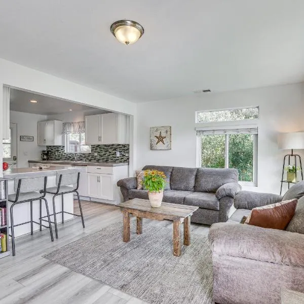 2 Blocks to Beach Dog-Friendly Oceano Cottage，位于奥希阿诺的酒店