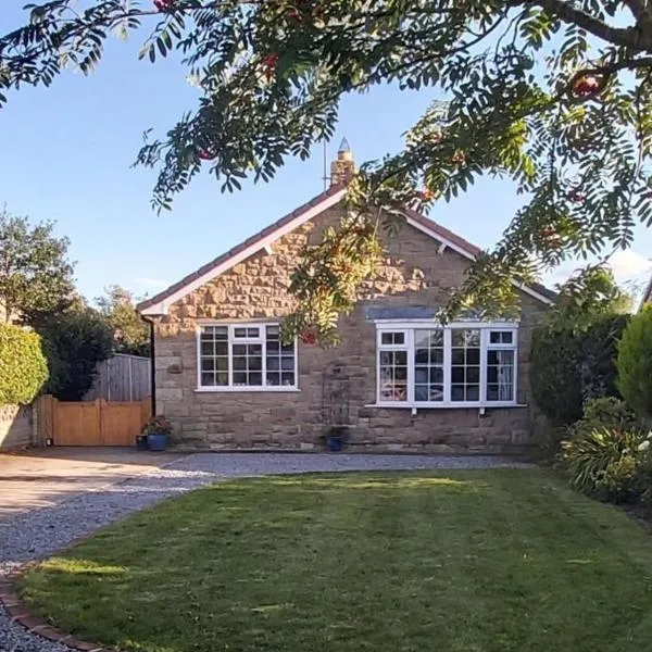 Willow Cottage 3 bed, cosy stopover, dogs welcome，位于Thornton-le-Beans的酒店