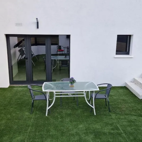 Le PORT MIOU près calanques de Cassis 2 chambres 6 personnes,位于卡努的酒店