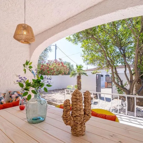 MBII- Paradise Empordà with BIG GARDEN, BBQ, little SWIMING-POOL-VERY QUITE PLACE，位于罗萨斯的酒店