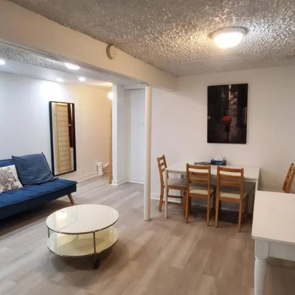 Heart of MTR for Memerable Experiance 2 backyard 7minMetro Fully Renovated & Equipped，位于隆格伊的酒店