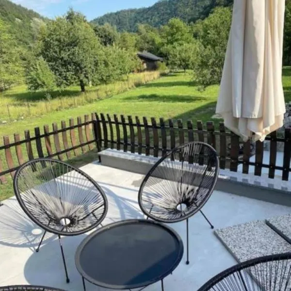 doLodge homestead in the Kolpa River canyon，位于Stari Trg ob Kolpi的酒店