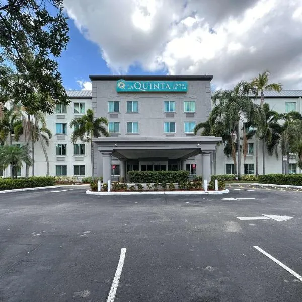 La Quinta Inn & Suites by Wyndham Sawgrass，位于Cooper City的酒店