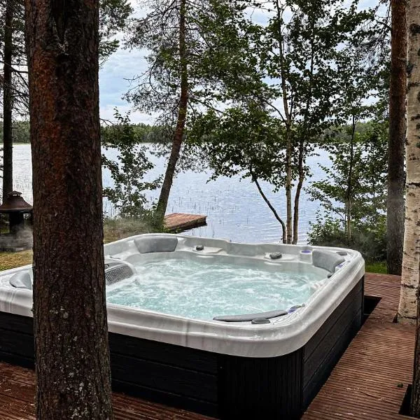 Luxurious Villa Snow with Jacuzzi，位于Marrasjärvi的酒店