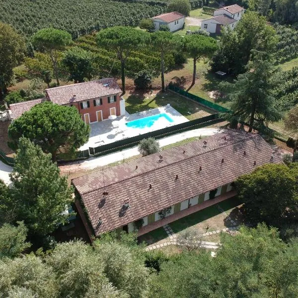 卡特里纳公寓式酒店，位于法恩莎的酒店