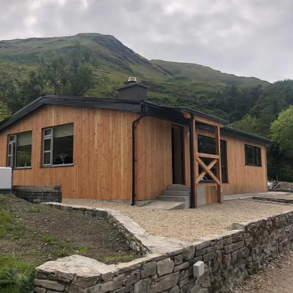 Cedarwood Lodge Leenane，位于克利夫登的酒店