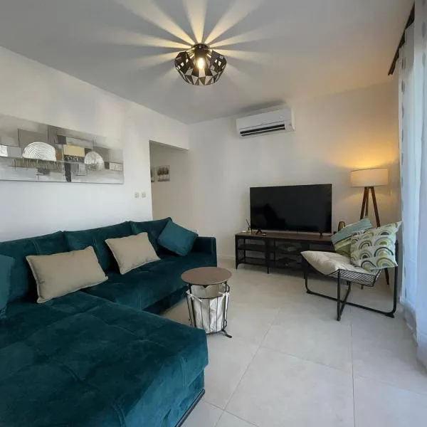 Vacation Apartment Noemi，位于Zmijavci的酒店