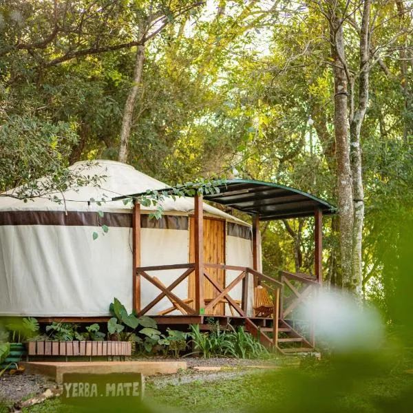 Yurtas Ivirareta Glamping，位于Garupá的酒店