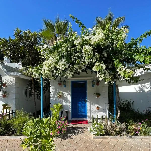 桑雷德旅舍，位于厄吕代尼兹的酒店