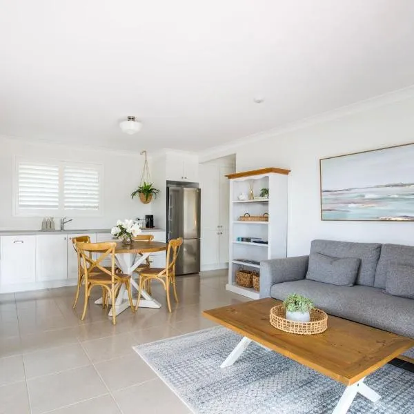 Magnolia Cottage - Pet Friendly - 5 Mins Drive to Hyams Beach，位于Erowal Bay的酒店