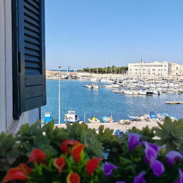 La finestra sul porto，位于特拉尼的酒店