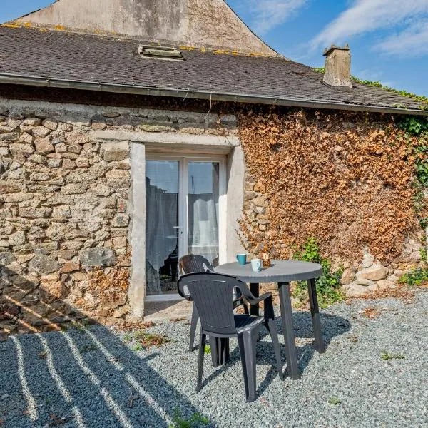 La Gitounette proche Monts d'arrée，位于Poullaouen的酒店