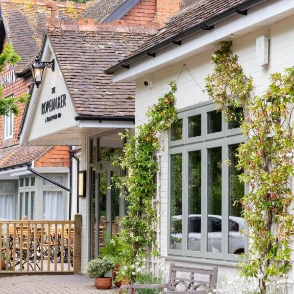 The Ropemaker - A Heartwood Inn，位于Fishbourne的酒店