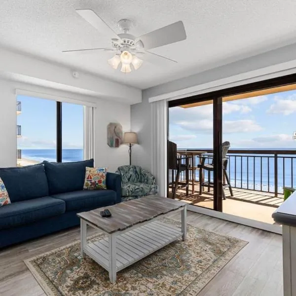 Oceanfront Corner at Buena Vista with Pool by myBeach Vacation Rentals，位于默特尔比奇的酒店
