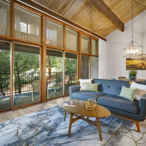 #1Condo Glacier Resort Pool Golf HotTub Sauna Gym，位于杜兰戈的酒店