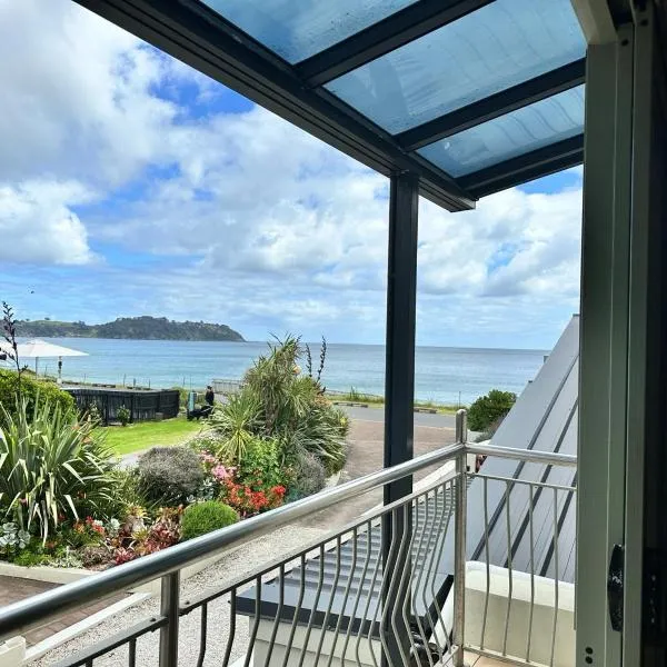Beachfront on Waiheke，位于欧尼坦基的酒店