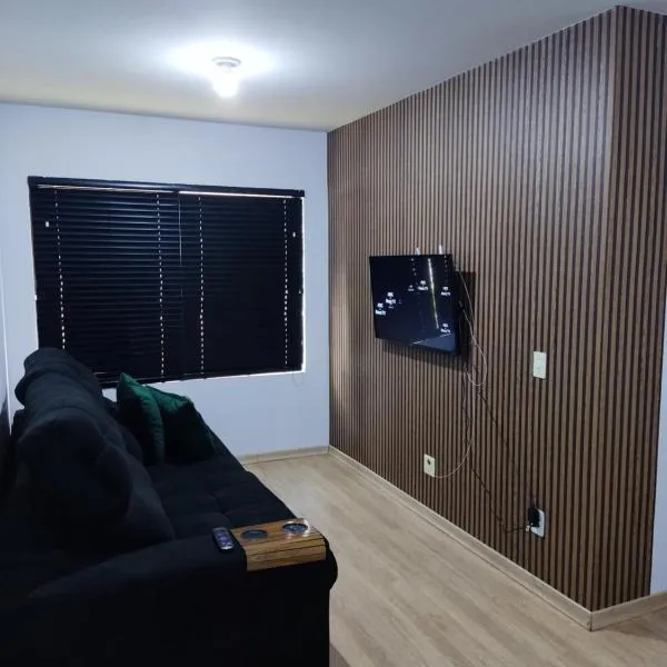 Apartamento mobiliado com ar condicionado em um quarto，位于卡斯卡韦尔的酒店