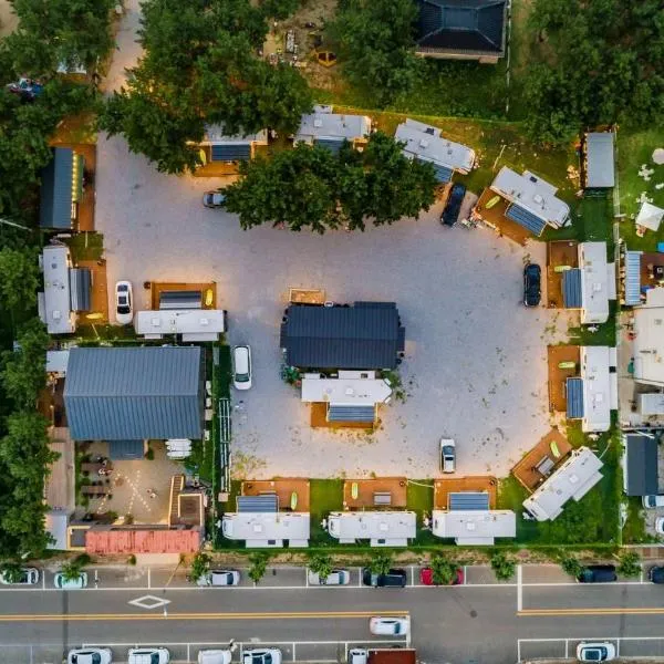 Yangyang Hajodae Campingcar，位于襄阳郡的酒店