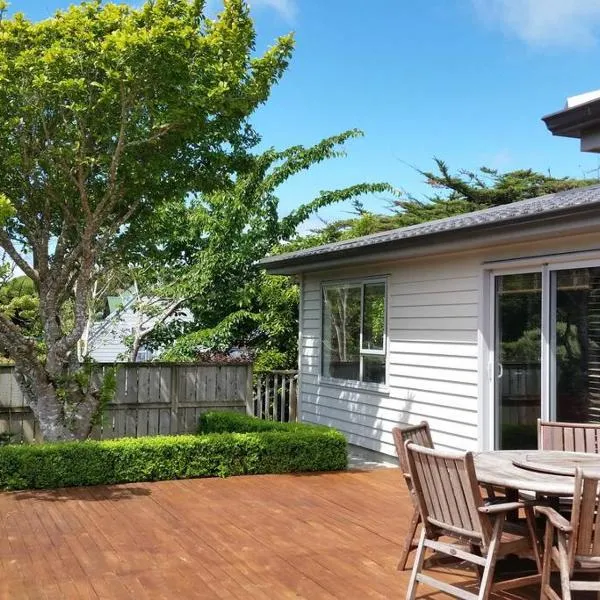 Stunning Modern House in Karori，位于惠灵顿的酒店