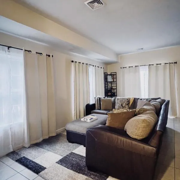 Charming home Centrally located in Worcester，位于伍斯特的酒店