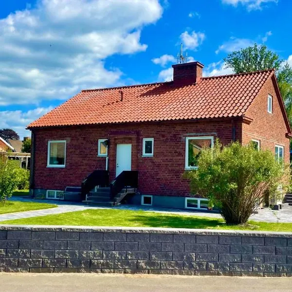 Hus nära naturen och sjö，位于Strömsnäsbruk的酒店