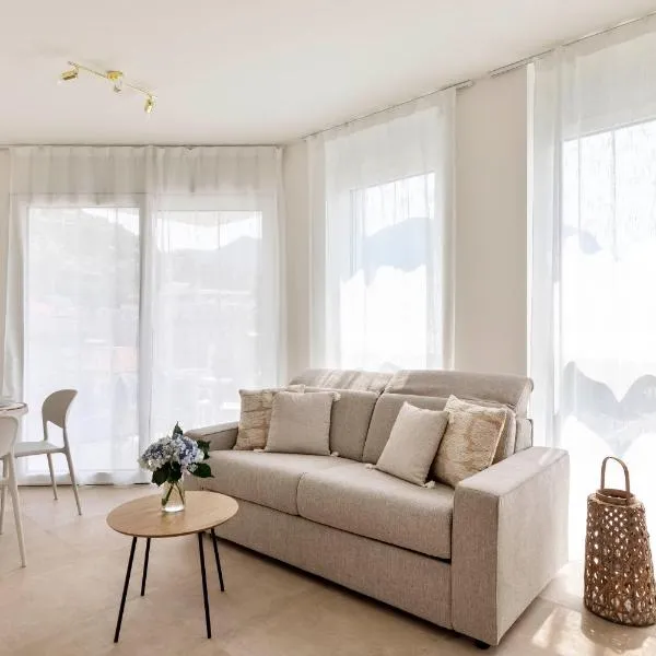 Regalia Suites - Free Parking，位于卢加诺的酒店