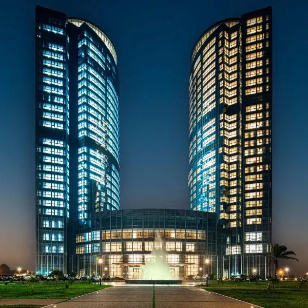 Hilton Brazzaville Les Tours Jumelles Hotel & Residences，位于布拉柴维尔的酒店