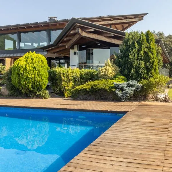 Casa Itram Fantástica casa en el Gironès，位于赫罗纳的酒店