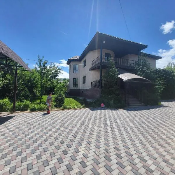 Almaty guest house，位于阿拉木图的酒店