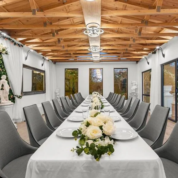 Hacienda Retreat- 25 guests，位于Capel Sound的酒店