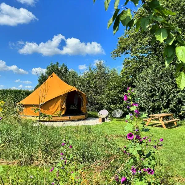Bell Tent in een Voedselbos，位于Nederweert-Eind的酒店