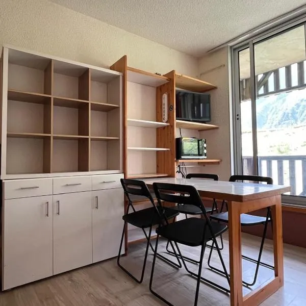 Ski Piau-Engaly balcon vue sur montagne pied pistes proche commerces，位于阿拉纽埃的酒店
