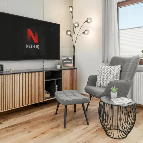 FENJOY Design Studio Apartment，位于基姆湖畔贝尔瑙的酒店