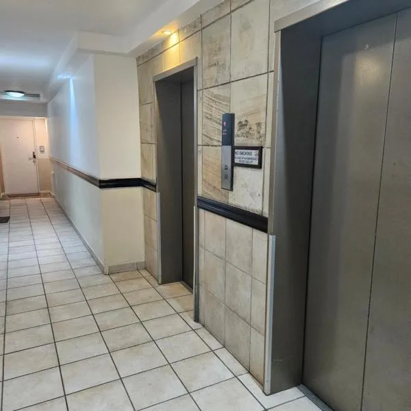 Oceanic 88 North Beach Durban，位于德班的酒店