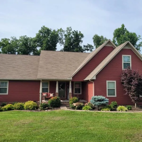 The Red House on the Mountain Top，位于库克维尔的酒店