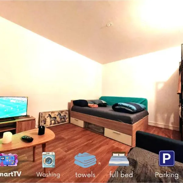 F1 équipé avec ascenseur, parking et près des transports，位于阿让特伊的酒店