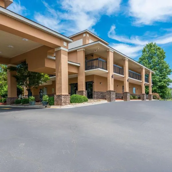 Quality Inn & Suites Rockingham，位于罗金厄姆的酒店