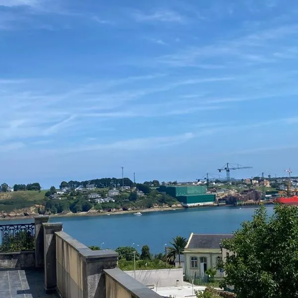Apartamentos Buenos Aires,en el centro de Ribadeo con vistas a la ría，位于里瓦德奥的酒店